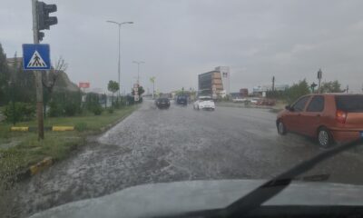 10 dakikalık yağmur yolları göle çevirdi