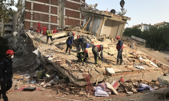 15 kişiye mezar olan Doğanlar Apartmanı 1975 Yönetmeliğine aykırı yapılmış