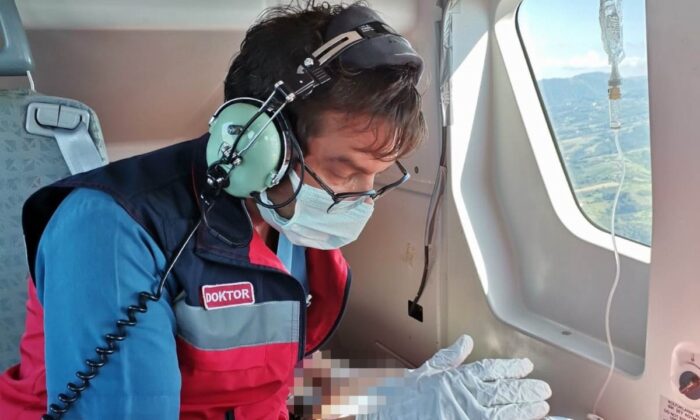 17 yaşındaki kız çocuğu ambulans helikopterle hastaneye yetiştirildi