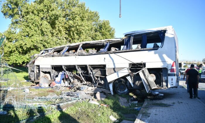 2 kişinin hayatını kaybettiği servis kazasında şoföre tahliye kararı