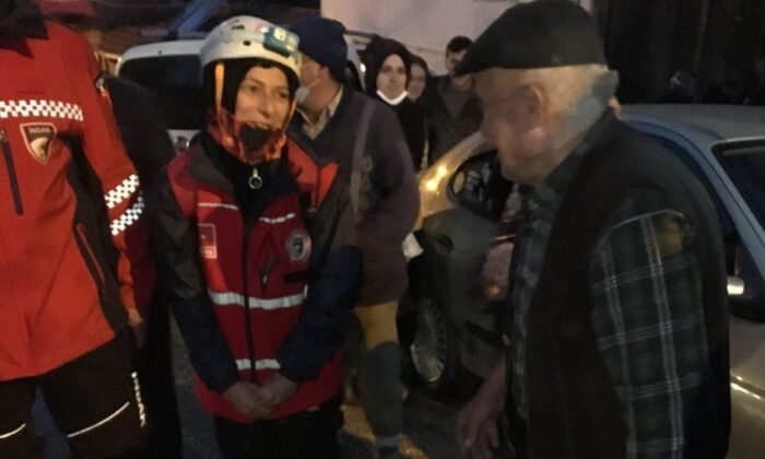 2 saat sonra ormanda bulunan yaşlı adam sevinçle karşılandı