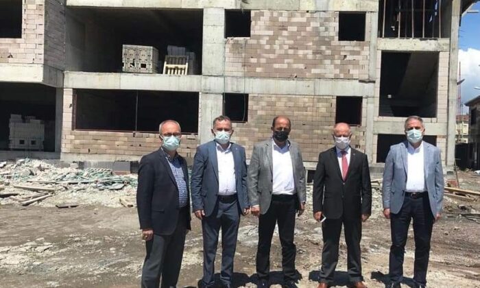 24 derslikli okul inşaatı sürüyor