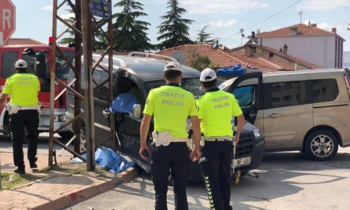 3 günlük evli çifti trafik kazası ayırdı
