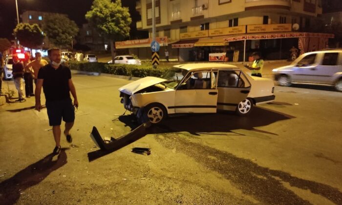 3 kişinin yaralandığı kazada sürücü aracı bırakıp kaçtı