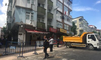 42 yıllık binanın çöken 2 balkonunun enkazı kaldırıldı