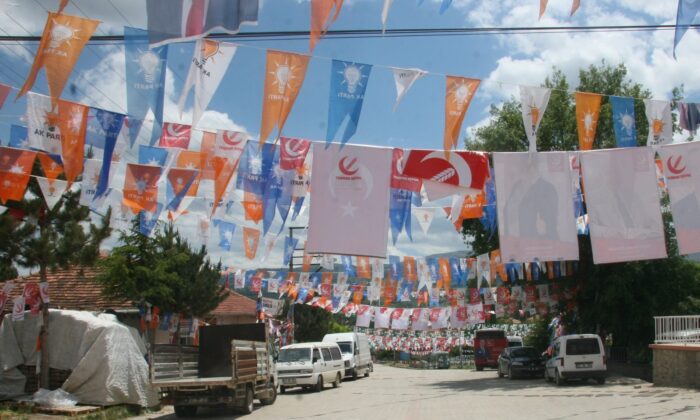 7 yıl aradan sonra belediye başkanlarını seçmek için sandık başına gidecekler