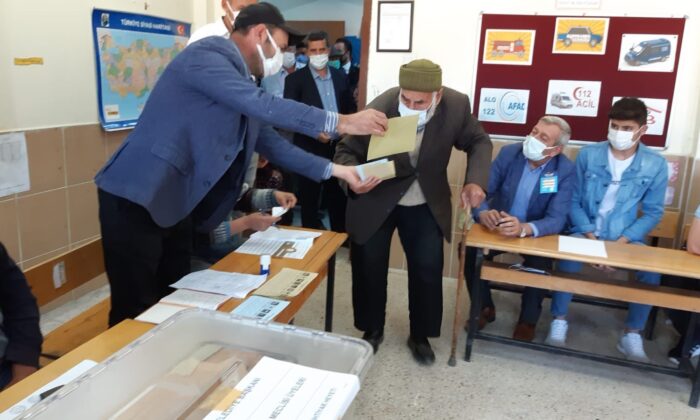 7 yıl aradan sonra sandık başına gittiler