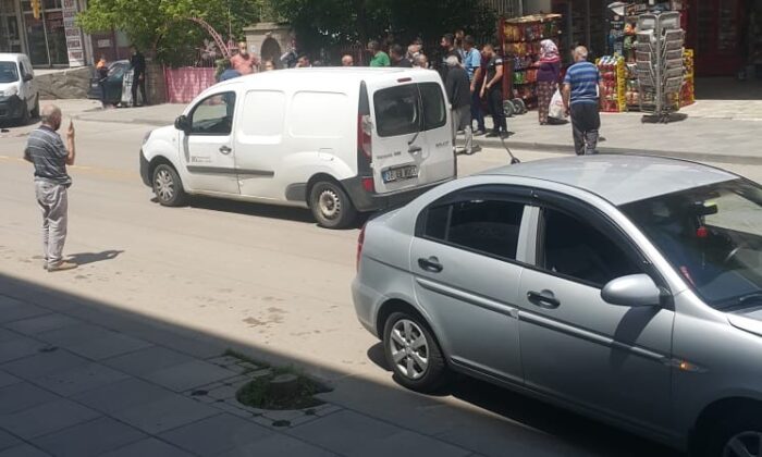 8 aylık hamile kadına otomobilin çarptığı anlar güvenlik kamerasına yansıdı