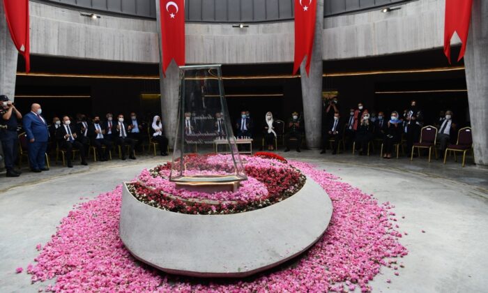 9. Cumhurbaşkanı Süleyman Demirel vefatının 6’ncı yılında kabri başında kısıtlı katılımla anıldı