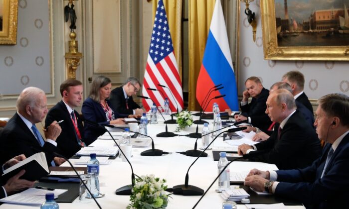 ABD Başkanı Joe Biden ile Rusya Devlet Başkanı Vladimir Putin arasında İsviçre’nin Cenevre kentinde yapılan yüz yüze görüşme sona erdi.