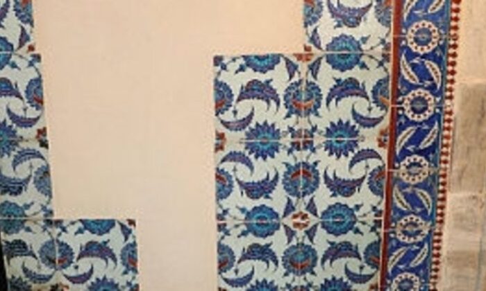 Adana Ulu Camii çinileri ile Konya kökenli çini panolar Türkiye’de