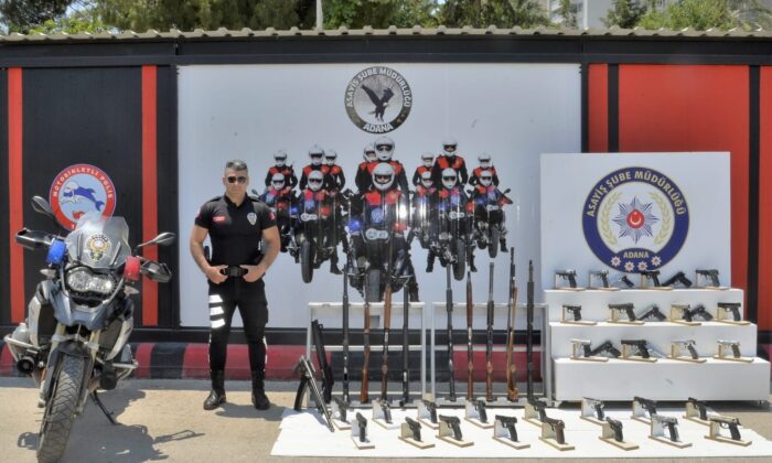 Adana’da 75 silah ele geçirdi