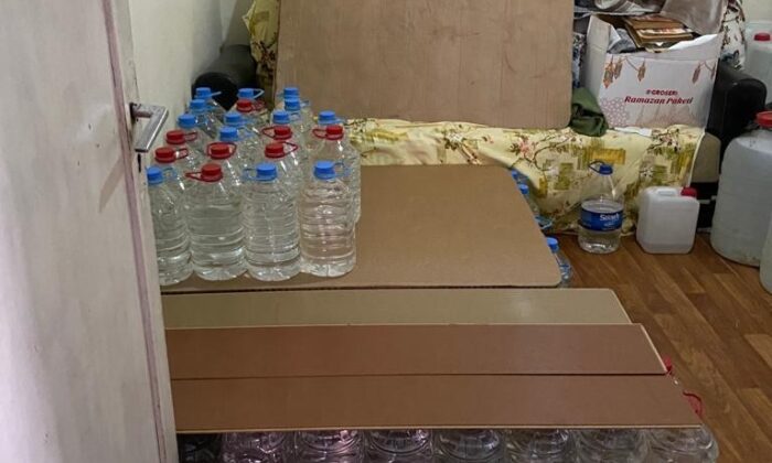 Adana’da bin 265 litre sahte içki ele geçirildi