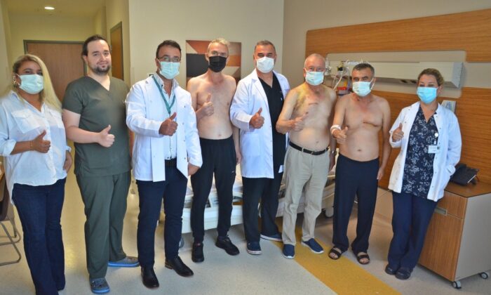 Adana’da göğüs yarılmadan kalp ameliyatı