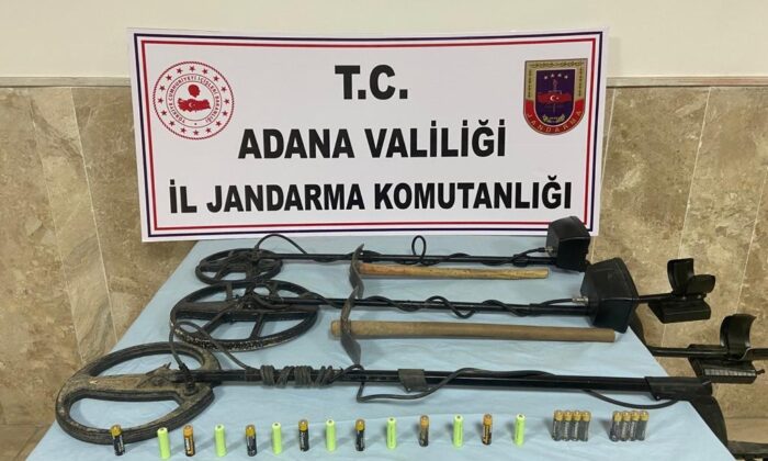 Adana’da izinsiz define arayan 2 kişi suçüstü yakalandı