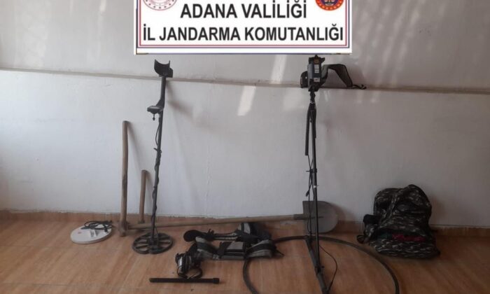 Adana’da kaçak kazı yapan 4 kişi suçüstü yakalandı