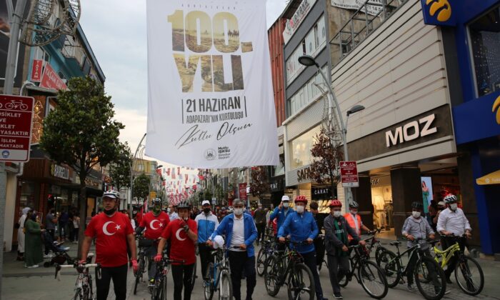 Adapazarı’nda pedallar kurtuluş için çevrildi