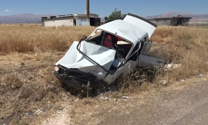 Adıyaman’da iki otomobil çarpıştı: 8 yaralı