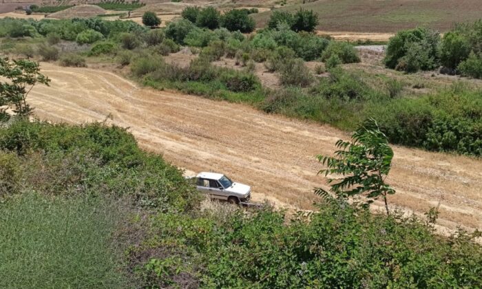 Adıyaman’da otomobil uçuruma yuvarlandı: 2 yaralı