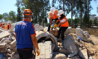 AFAD gönüllüleri aldıkları eğitimlerle uzmanlaşıyorlar