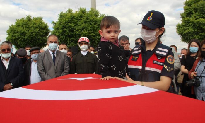Afyonkarahisar şehidini gözyaşları içinde uğurladı
