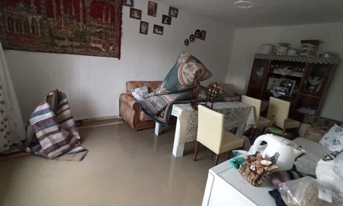 Afyonkarahisar’da 20 ev ve 10 ahırı sel bastı