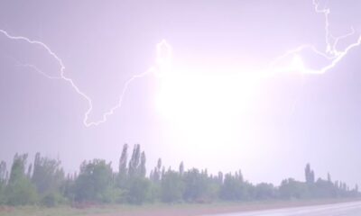 Afyonkarahisar’da şimşekler geceyi gündüze çevirdi