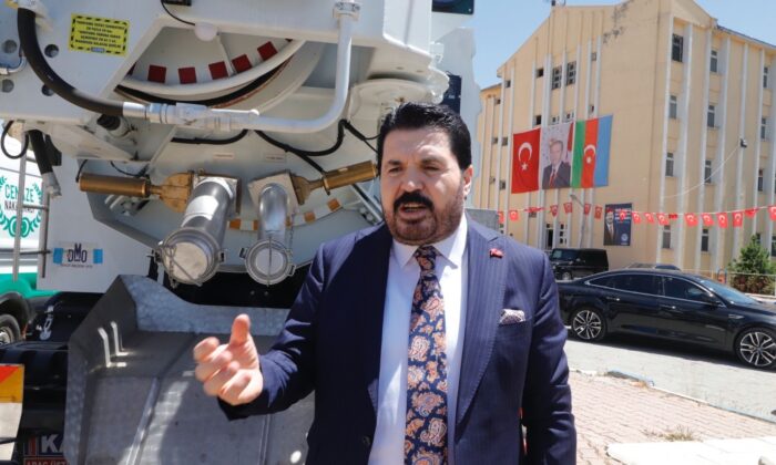 Ağrı Belediyesi filosuna Cenaze Nakil ve Kanal Açma aracı ekledi