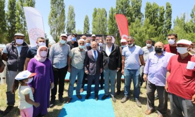 Ağrı’da törenle çiftçilere kaz yetiştiriciliği makine ve ekipmanları dağıtıldı