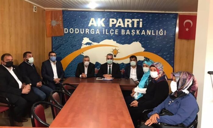 Ahlatcı parti teşkilatları ile bir araya geldi