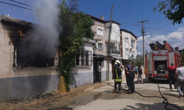 Ailesinden miras kalan evi yaktığı iddia edildi