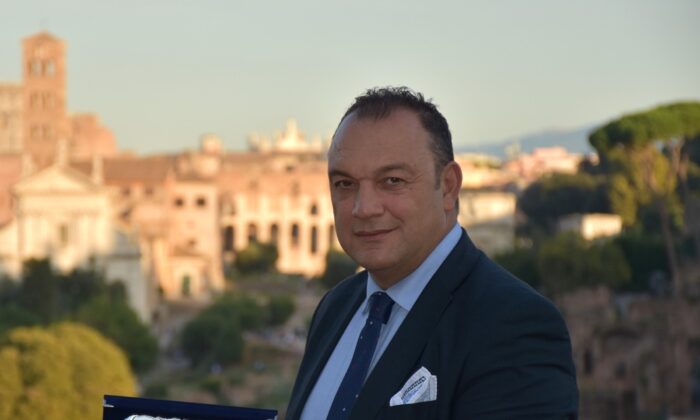 AIPS ve İtalyan Spor Yazarları Derneği’nden Dündar Keşaplı’ya ödül