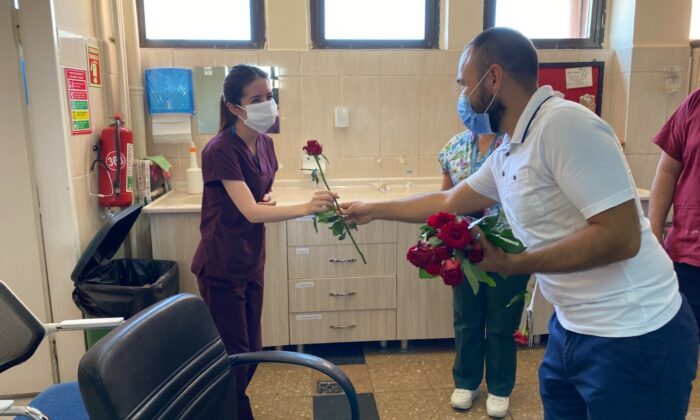 AK Gençler sağlık çalışanlarını unutmadı