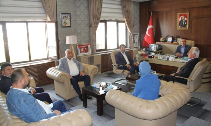 AK Parti Ağrı Merkez İlçe Başkanı Yıldız’dan Milli Eğitim Müdürü Tekin’e ziyaret