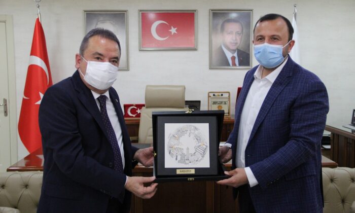 AK Parti, Başkan Böcek’i ağırladı