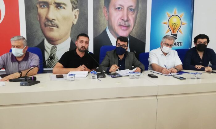 AK Parti Batman İl Başkan Gür mahalle başkanları ile bir araya geldi