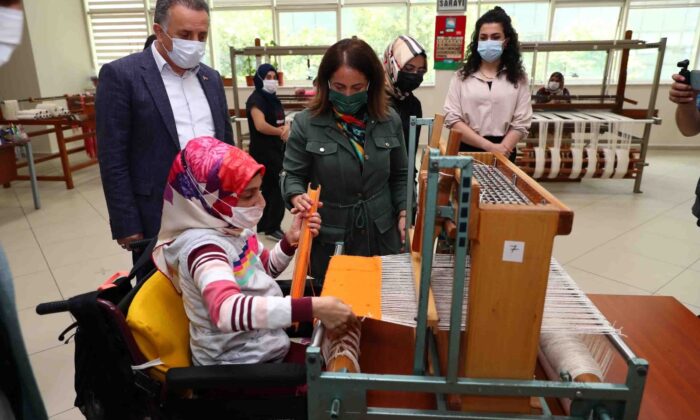 AK Parti İl Başkan Yardımcısı Madak, Bağcılar Engelliler Sarayı’nı gezdi