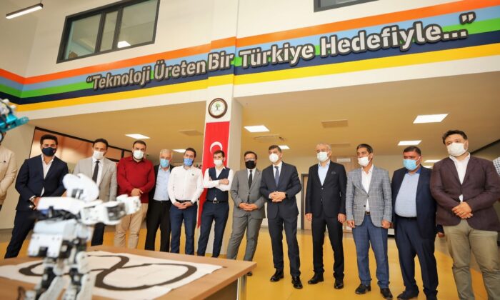 AK Parti İlçe Yönetimi, Şehitkamil’deki projeleri yerinde inceledi