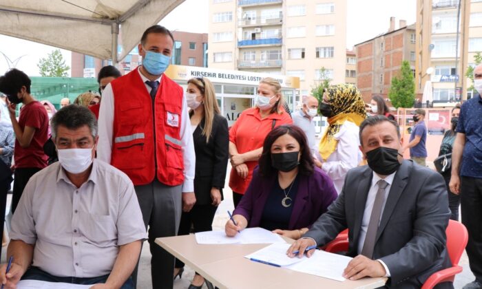 AK Parti’den, ’İyilik Kanımızda’ sloganı ile kan bağış kampanyasına destek