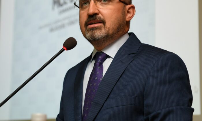 AK Parti’li Turan: “Çanakkale’de yatırım yapılmayan tek köy kalmayacak”