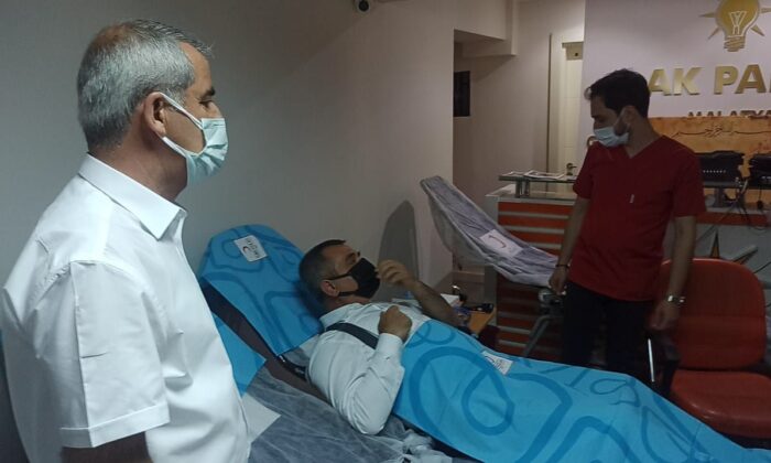 AK Partililerden kan bağışı