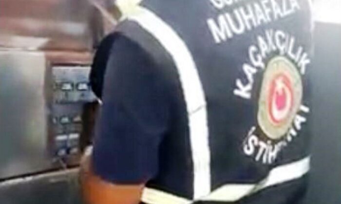 Akçakale’de gümrükte bin paket kaçak sigara ele geçirildi