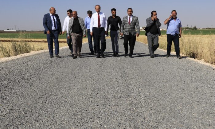 Akçakale’de kırsal bölgelere yakışır yollar yapılıyor