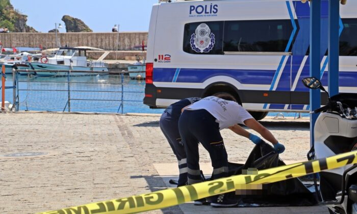 Akıntıya kapılıp gözlerden kaybolan kadının cesedi denizin 4 mil açığında bulundu