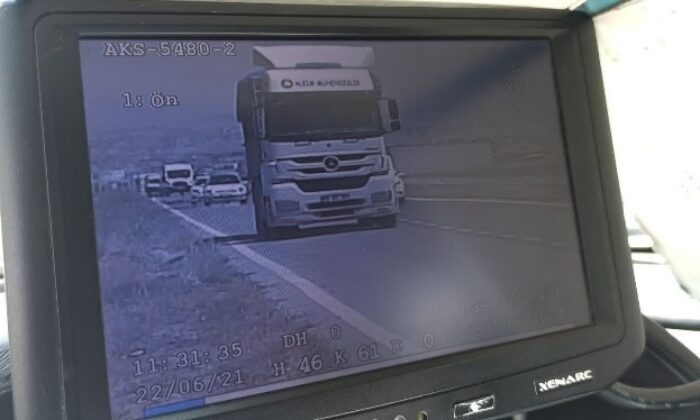 Aksaray emniyetinden hız ve ağır tonaja sıkı denetim