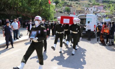 Aksaraylı şehit Sarılmaz dualarla son yolculuğuna uğurlandı