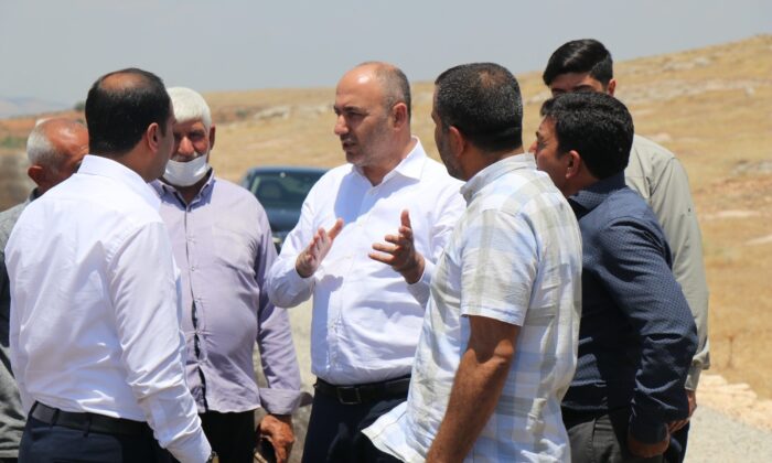 Aksoy asfalt çalışmalarını denetledi