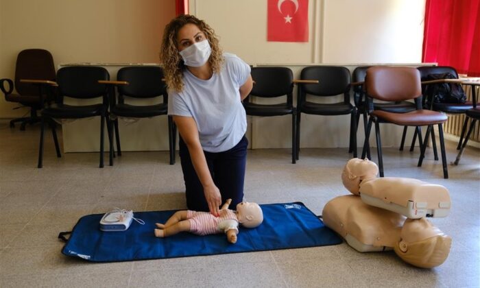 Alanya Belediyesi personeline ilk yardım eğitimi