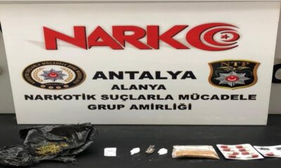 Alanya’da polisten uyuşturucu baskını: 3 gözaltı