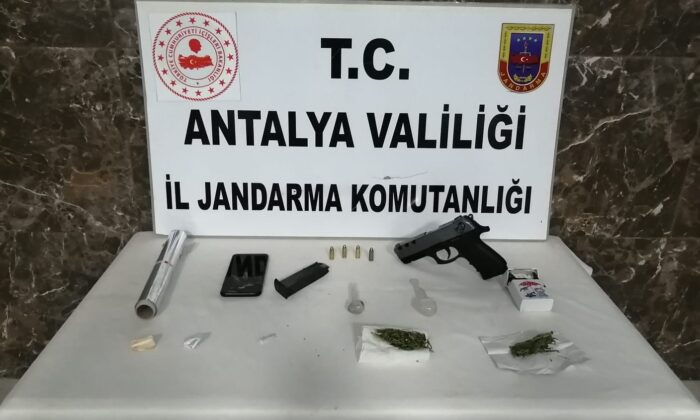 Alanya’da uyuşturucu operasyonu: 2 gözaltı